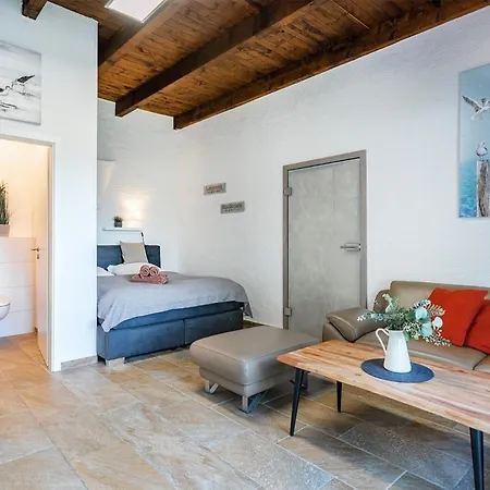 Nr 8 Dobbe Mit Garten Apartmán *